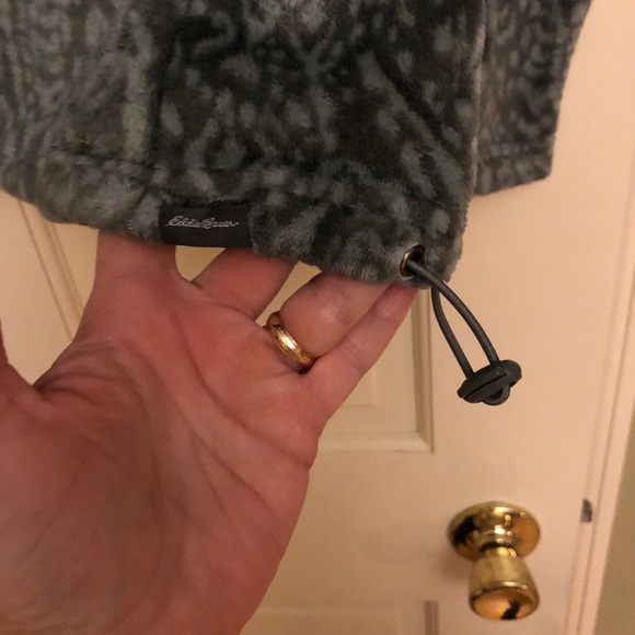 Muted sage green Patterned Eddie Bauer Pullover Fleece - Picture 3 of 10